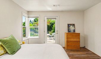 426 Parkside Dr, Ashland, OR 97520