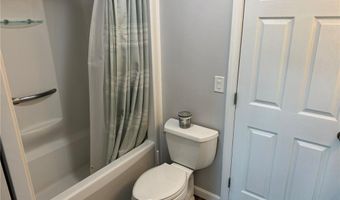 46 Follett Rd, Narragansett, RI 02882