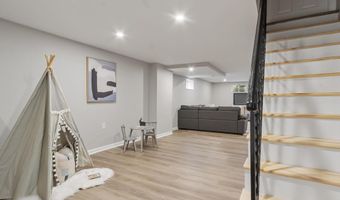 68 Charles St, Boston, MA 02136