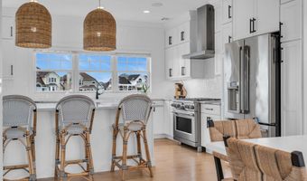 33 Amherst Dr, Bayville, NJ 08721