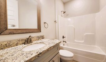 7919 Village Green Dr, Biloxi, MS 39532