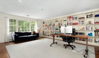 215 Watch Hill Dr, East Greenwich, RI 02818