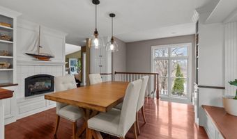 140 RIVER Dr, Appleton, WI 54915