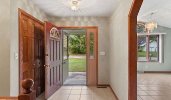 440 BEVERLY Dr, Amherst, WI 54406