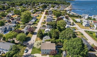 42 Camden Rd, Narragansett, RI 02882