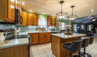 8850 Lavelle Rd, Athens, OH 45701