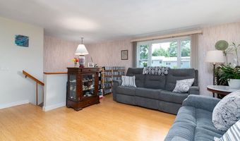 5 Lions Dr, Coventry, RI 02816