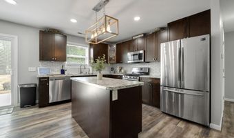 1704 Dallas St, Auburn, IN 46706