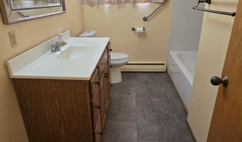 305 20th St NW, Austin, MN 55912