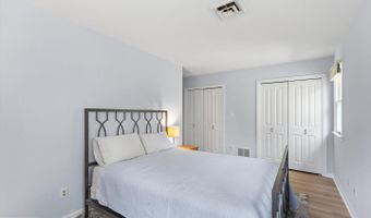 422 B GARFIELD Pkwy #B, Bethany Beach, DE 19930