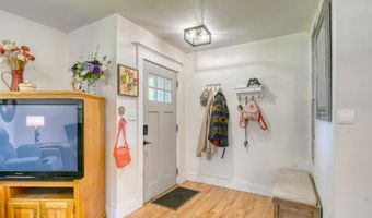 424 E DARWIN St, Athena, OR 97813