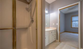 1303 N 158th Ct, Basehor, KS 66007