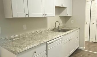 3 Admiralty Dr 8-6, Middletown, RI 02842
