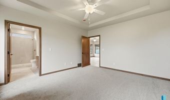 2413 E Brek St, Brandon, SD 57005