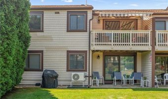 30 Sweet Meadows Ct 26, Narragansett, RI 02882