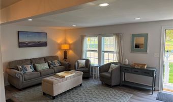 194 S Pier Rd, Narragansett, RI 02882