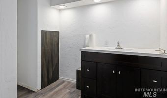 2240 Overland Ave, Burley, ID 83318