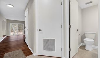 578 N Main St, Amherst, OH 44001
