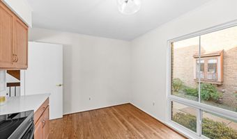 4619 MAYHUNT Ct, Alexandria, VA 22312