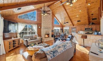 828 Shady Grv, Adkins, TX 78101