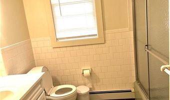 8 Ashby St, Johnston, RI 02919