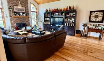 640 LAURISA Ln, Antigo, WI 54409