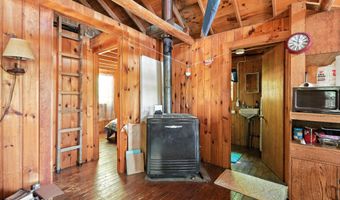 570 McGrath Pond Rd, Belgrade, ME 04917