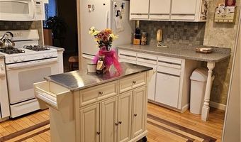 6 Blue Spruce Dr, Coventry, RI 02816