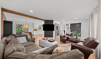 830 S Parkview Dr, Aurora, OH 44202