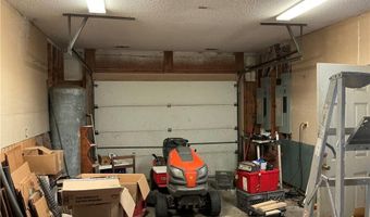 455 Forest Ave SE, Baxley, GA 31513