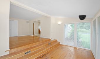 1067 Spafford St, Antioch, IL 60002