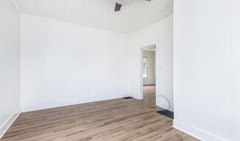 105 W Benton, Andrew, IA 52030