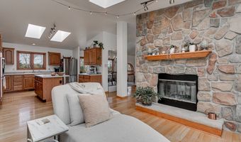 E7009 Jackson Rd, Algoma, WI 54201