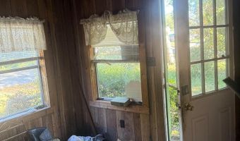 128 16th St, Apalachicola, FL 32320