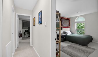 8 CANTERBURY Sq 304, Alexandria, VA 22304