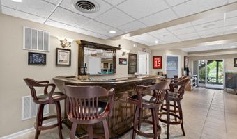 941 Par Dr, Algonquin, IL 60102