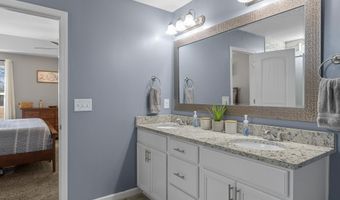 218 Little Man Dr, Boiling Springs, SC 29316