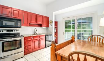 21 Lillinonah Dr, Brookfield, CT 06804