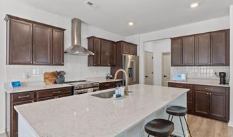 51 Walkabout Dr, Aberdeen, NC 28315