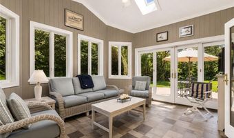 36 Overlook Dr 36, North Kingstown, RI 02852