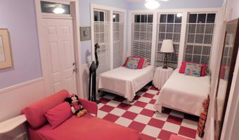 15 Meridian Rd, Beaufort, SC 29907