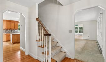 10 Terra Glen Rd, Danbury, CT 06811