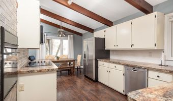 205 Westview Dr, Alma, MI 48801