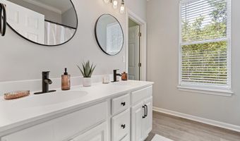154 GARDENSIDE Dr, Alabaster, AL 35007