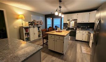 222 Shallowbrook Dr, Advance, NC 27006