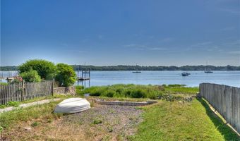 33 Spruce Ln, Bristol, RI 02809