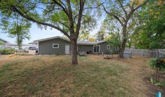 100 S Teton Dr, Brandon, SD 57005