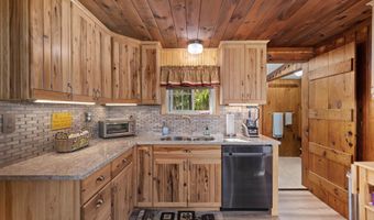 36 Elm St, Alton, NH 03810