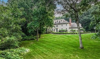 2 Raven Crest Dr, Bethel, CT 06801