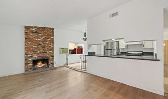 2050 Oak Hill Dr, Escondido, CA 92027